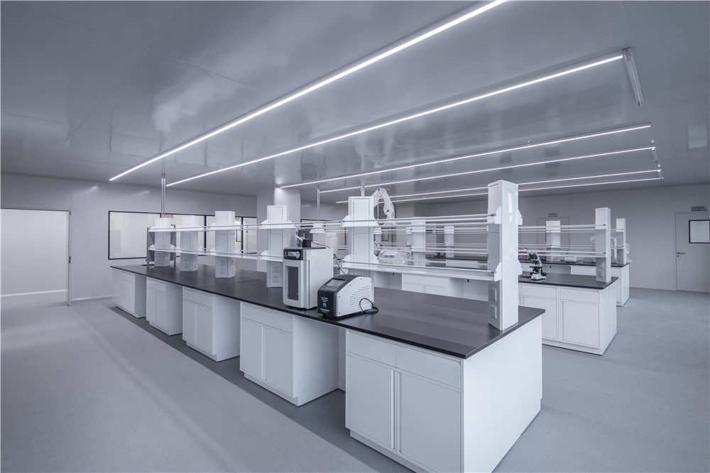 凈化車間裝修在設(shè)計(jì)和選擇設(shè)備時(shí)，要注意溫度和濕度的影響